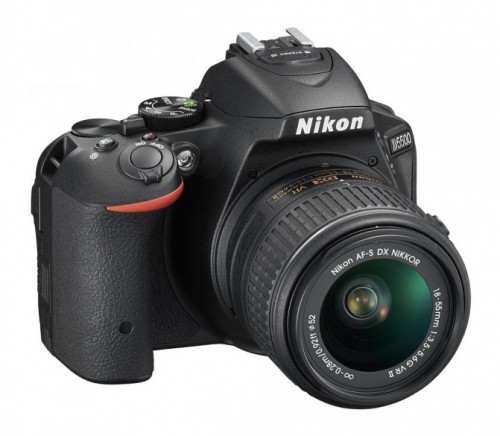 Nikon D5500 – самая компактная и легкая фотокамера