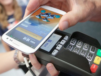 На смартфонах Samsung будут работать сразу две платёжные системы