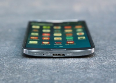Samsung работает над новым изогнутым смартфоном